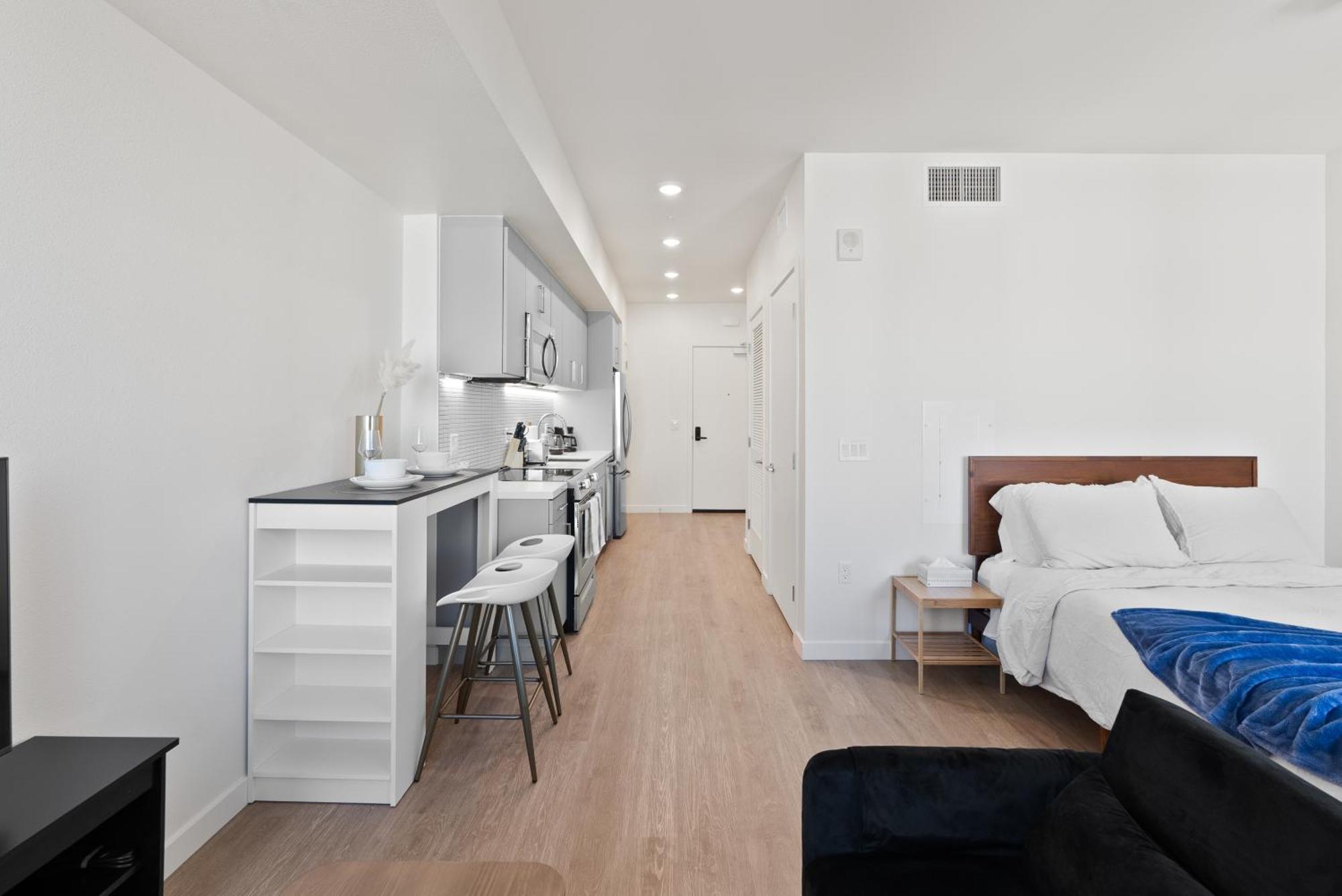 Bright Studio On Sunset Blvd, Free Parking, Gym, And Pool Los Angeles Exteriör bild
